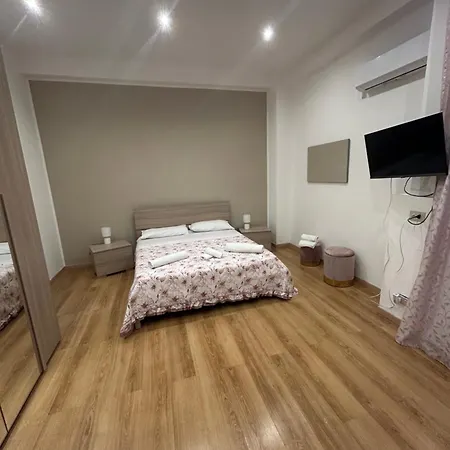 Margot Mondello 4*