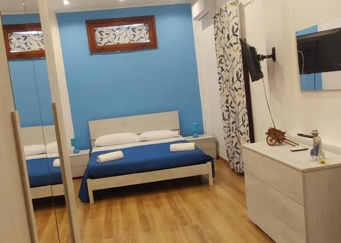 Margot Mondello 4*